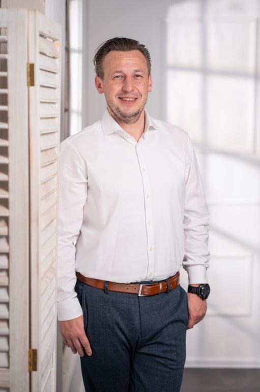 Florian Schmidt – Versicherungskaufmann bei Becker & Brencher