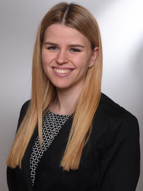 Sophie Sommer – Versicherungskauffrau IHK in Ausbildung bei Becker & Brencher